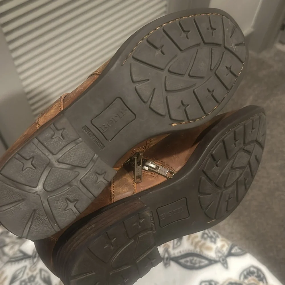 BORN - Picture 5 of 5